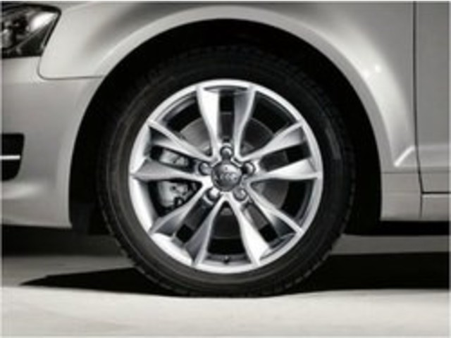 Audi A3 03 Диск литой R17 дизайн 5 сдвоенных спиц 