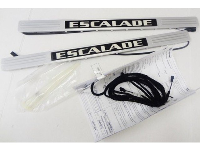 Cadillac Escalade 07 Накладки на пороги с подсветкой