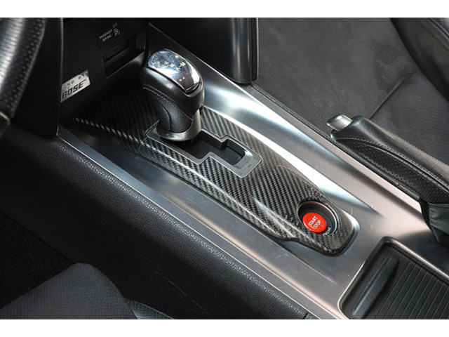 GT-R Накладка на основание ручки КПП, карбон