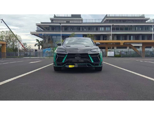 Urus Комплект карбоновых деталей