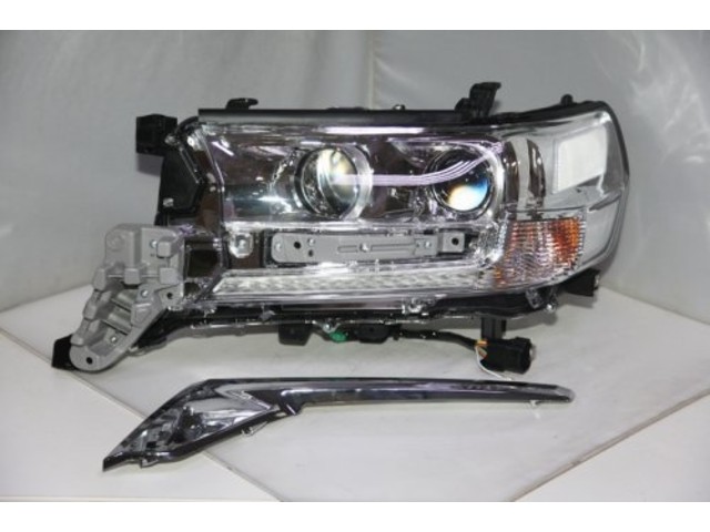 Toyota Land Cruiser 200 2015 Оптика в стиле оригинала