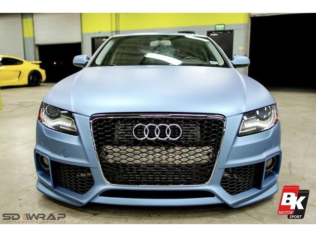 Audi A4 08-11 Передний бампер Caractere